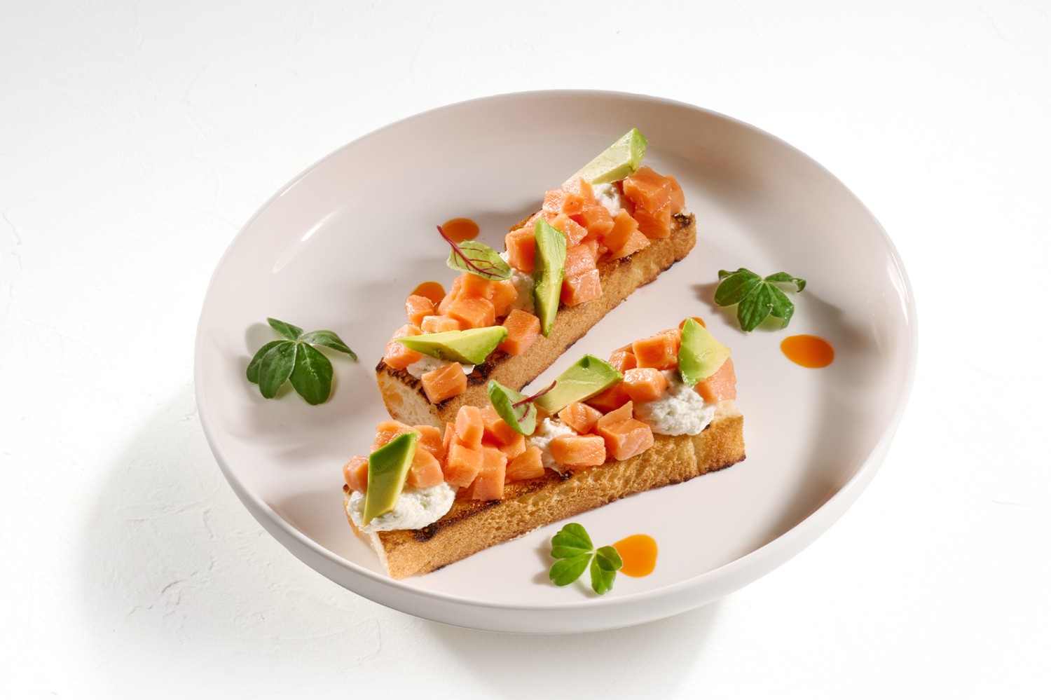 Брускетта сальмоне э авокадо Брускетта сальмоне э авокадо