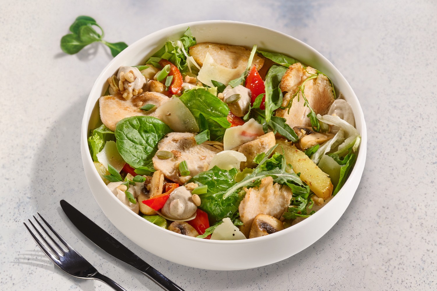 Инсалата кон полло э сальса фунги